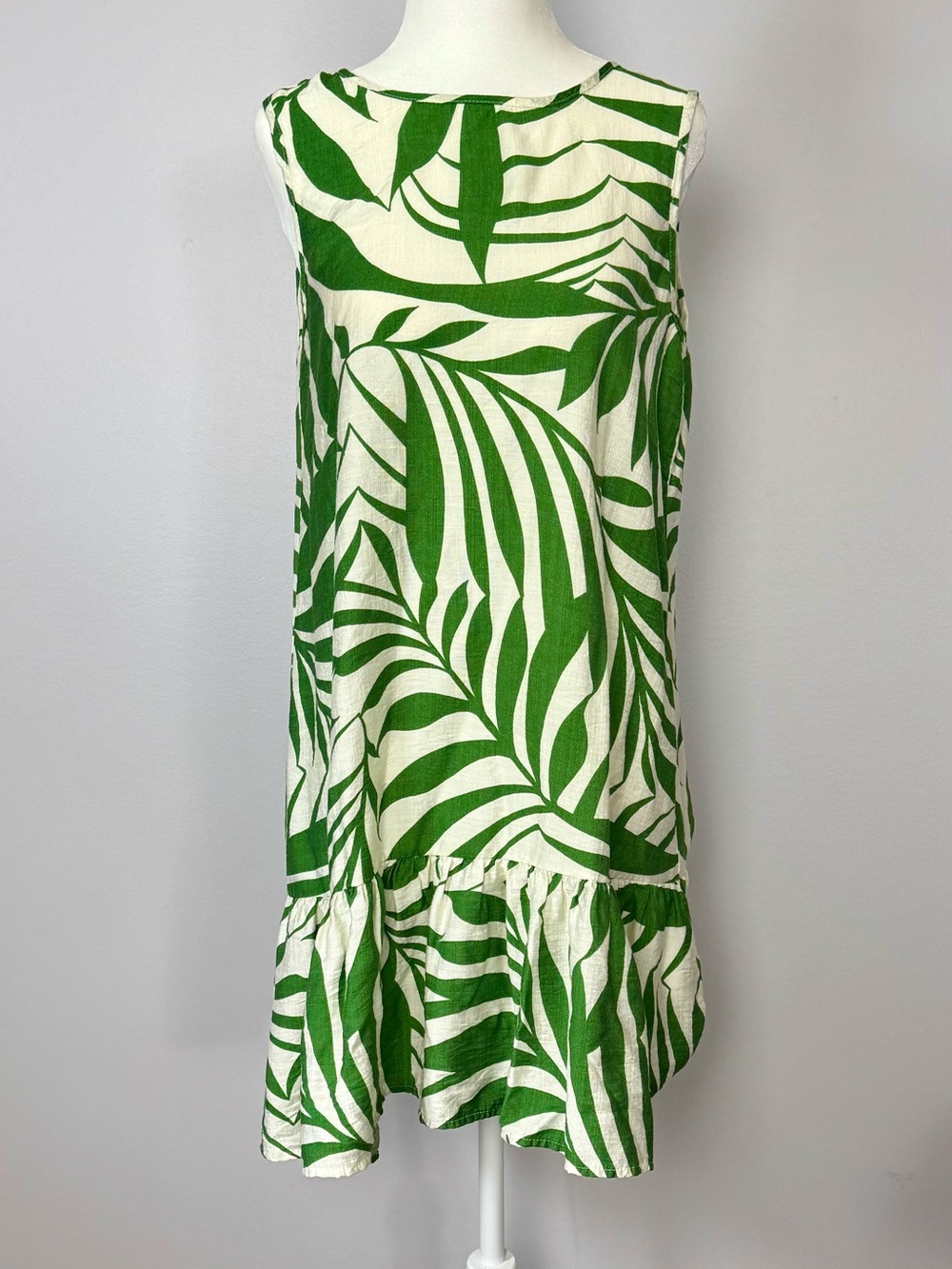 Green and Cream Linen Palm Print Sleeveless Shift Dress